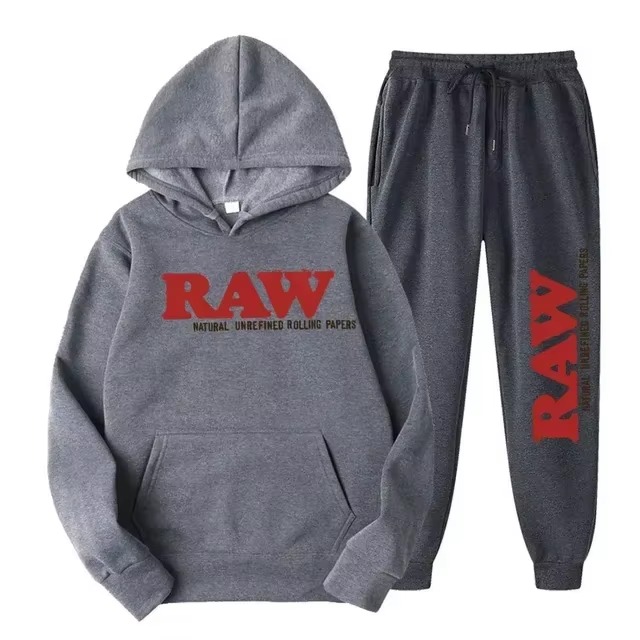 Streetwear Brand Collection - 2026年秋・冬の新コレクション、メンズカジュアル2点セット、トレンド感あふれるブランドロゴプリントのパーカー、高品質なストリートウェアセット。