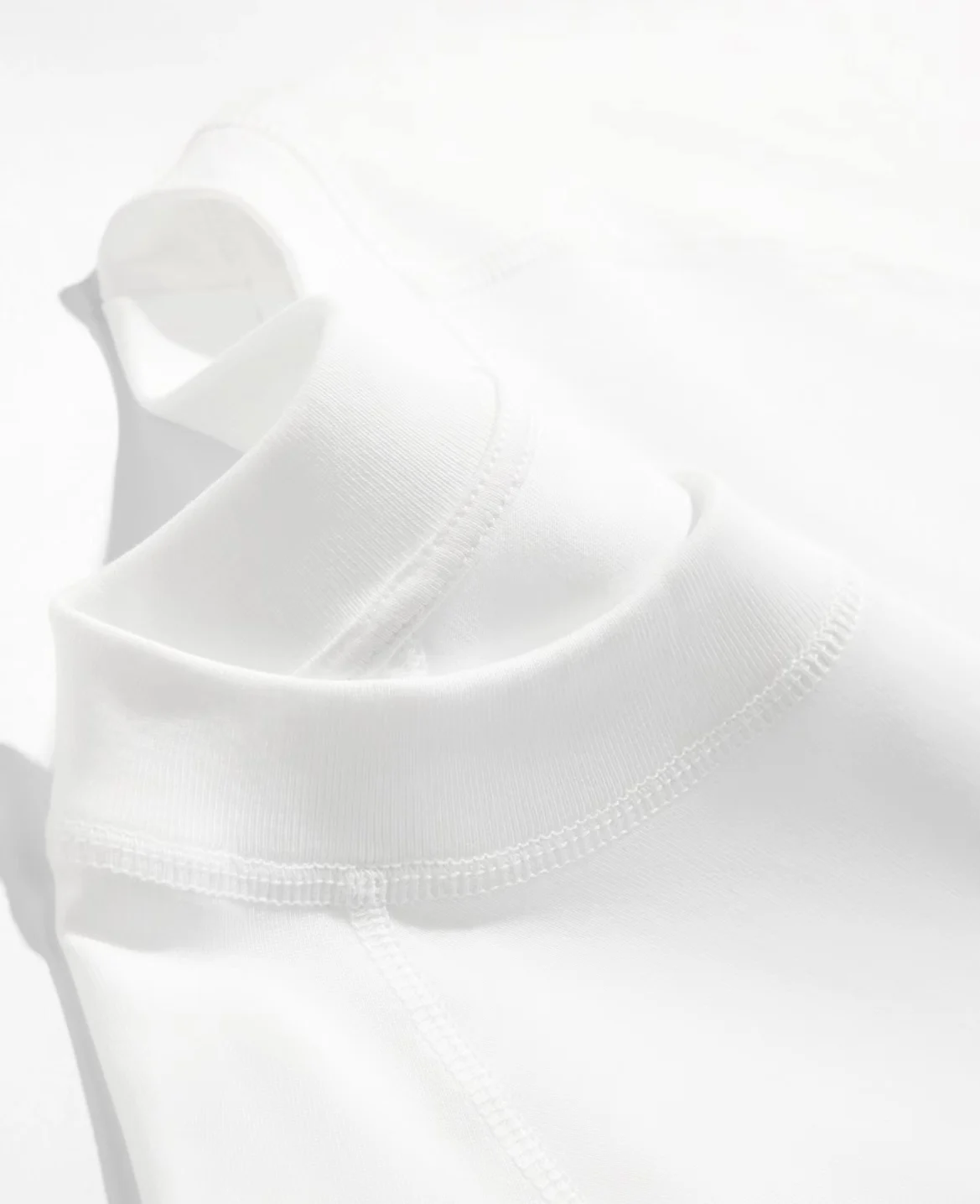 T シャツ 女性用 ハートと翼 By BRAVY ブランド  - Streetwear Brand Heart のレビューと価格