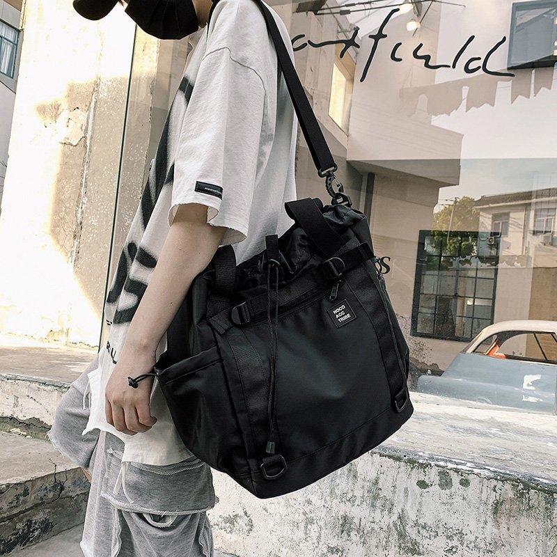 メンズナイロン防水バッグ,ラージショルダーバッグ,有名ブラン - Streetwear Brand Famous のレビューと価格